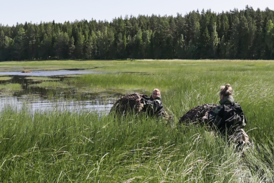 Floating hides with Mia Surakka and Terhi Paavola.