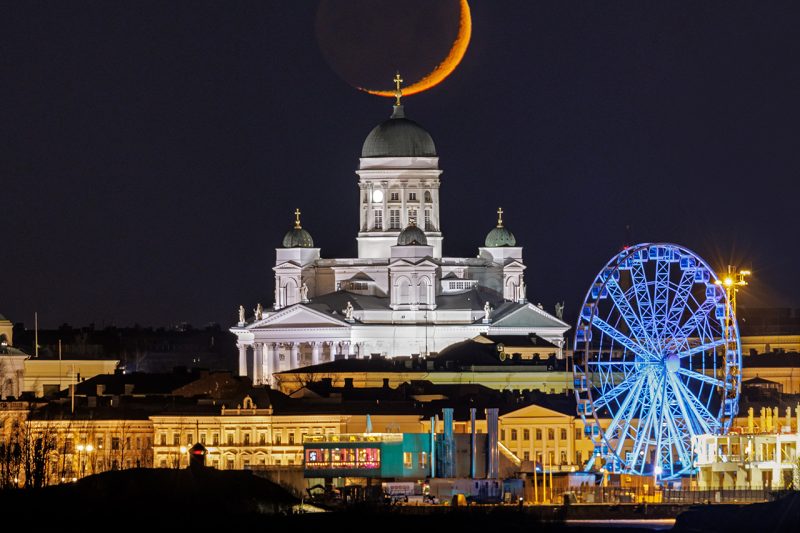 Helsinki by Night © Mikael Rantalainen