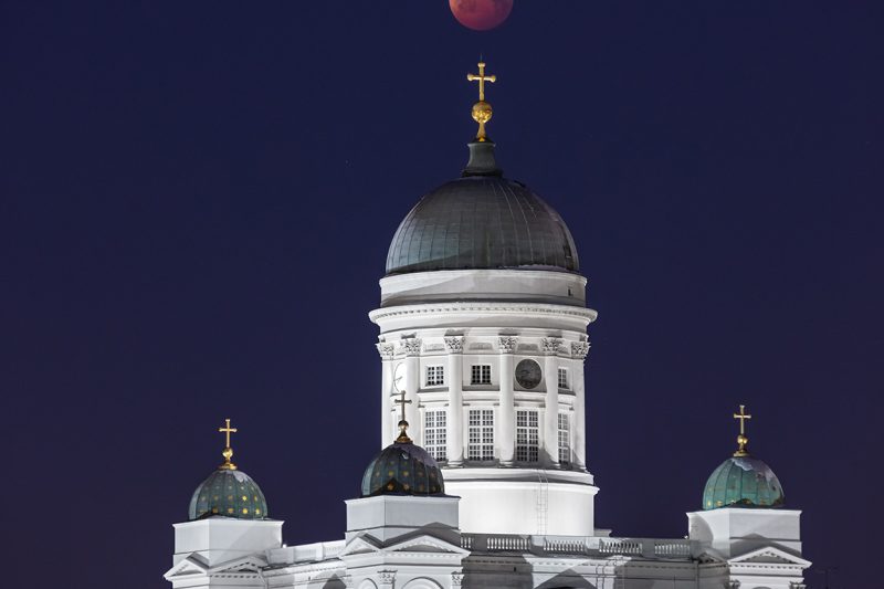 Helsinki by Night © Mikael Rantalainen