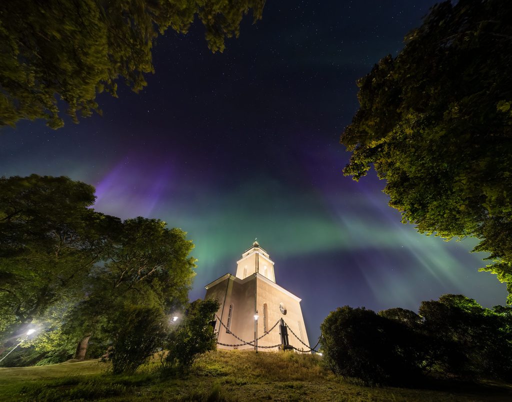 Helsinki by Night © Mikael Rantalainen