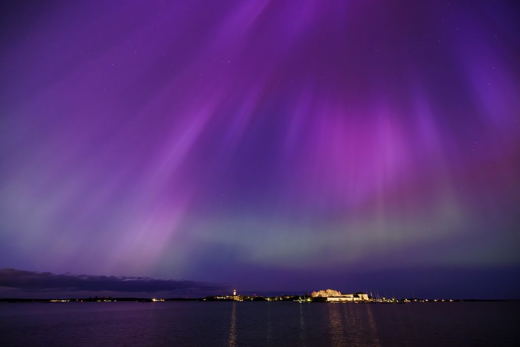 Helsinki by Night © Mikael Rantalainen